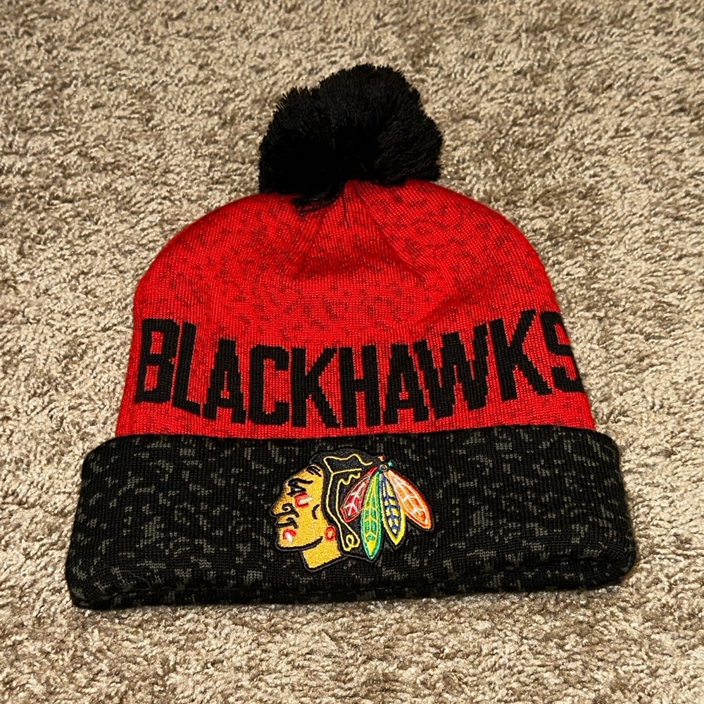 NWOT BLACKHAWKS BEANIE